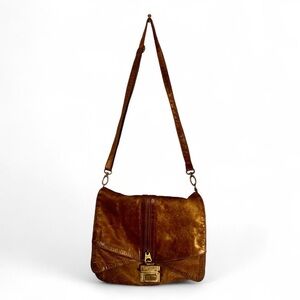 Elegant Tan Leather Crossbody Bag
